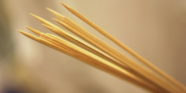 Comment éviter de faire brûler vos brochettes en bambou
